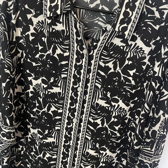 Black and White Patterned Blouse - Picture 2 of 4
